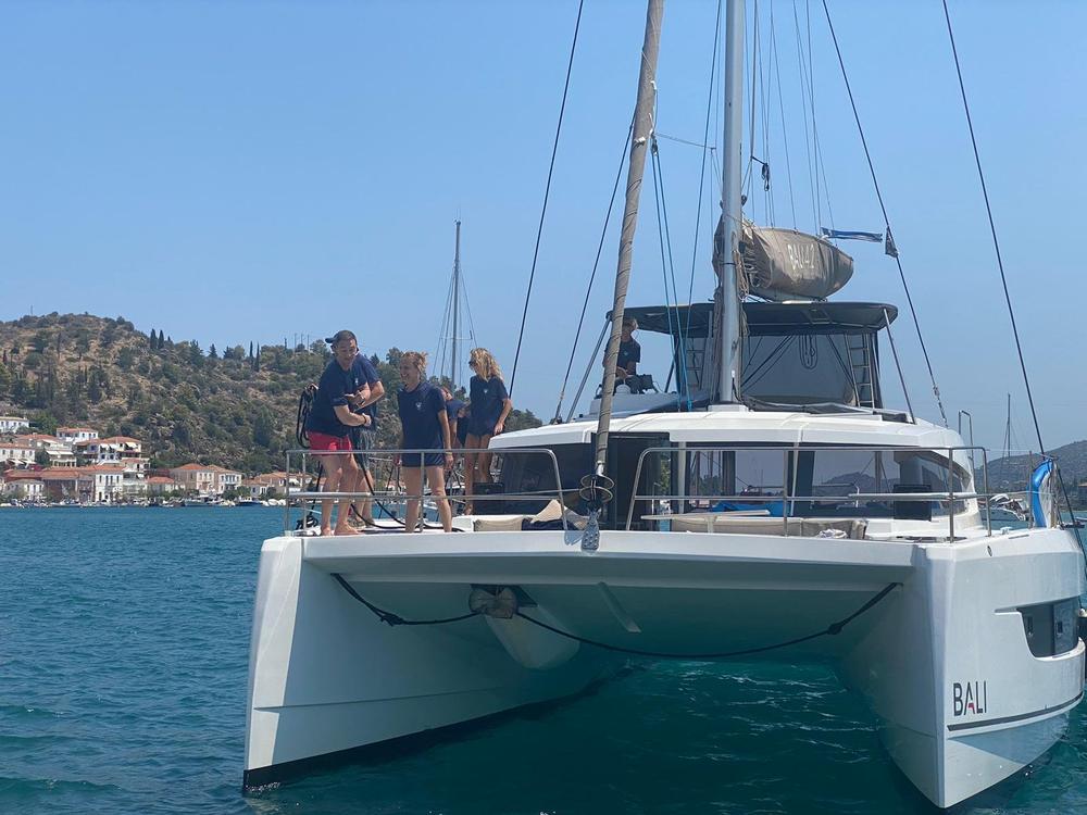 Un catamarano Bali all’ancora in Grecia